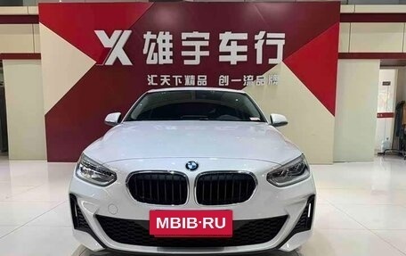 BMW 1 серия, 2022 год, 1 663 000 рублей, 2 фотография