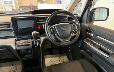 Honda Stepwgn IV, 2019 год, 2 349 000 рублей, 15 фотография