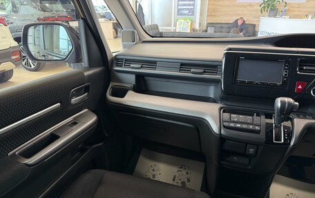 Honda Stepwgn IV, 2019 год, 2 349 000 рублей, 14 фотография