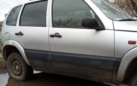 Chevrolet Niva I рестайлинг, 2004 год, 185 000 рублей, 6 фотография
