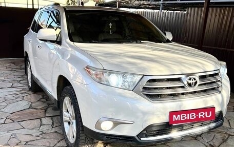 Toyota Highlander III, 2010 год, 2 250 000 рублей, 2 фотография