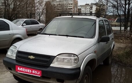 Chevrolet Niva I рестайлинг, 2004 год, 185 000 рублей, 2 фотография