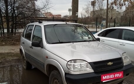Chevrolet Niva I рестайлинг, 2004 год, 185 000 рублей, 3 фотография