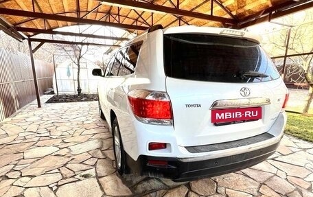 Toyota Highlander III, 2010 год, 2 250 000 рублей, 7 фотография