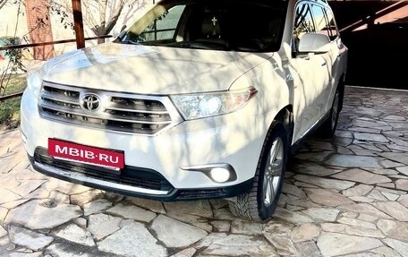 Toyota Highlander III, 2010 год, 2 250 000 рублей, 6 фотография