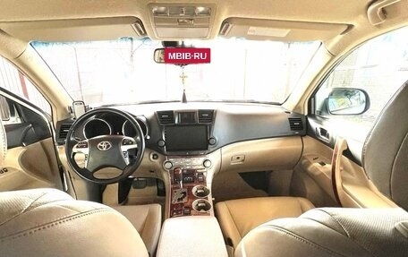 Toyota Highlander III, 2010 год, 2 250 000 рублей, 13 фотография