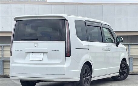 Honda Stepwgn, 2023 год, 2 342 000 рублей, 4 фотография