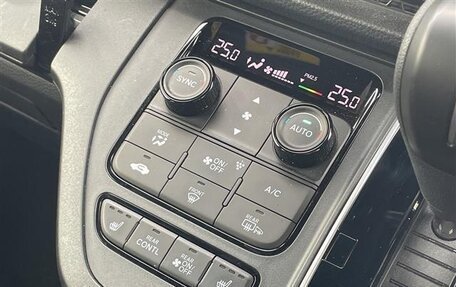 Honda Stepwgn, 2023 год, 2 342 000 рублей, 14 фотография