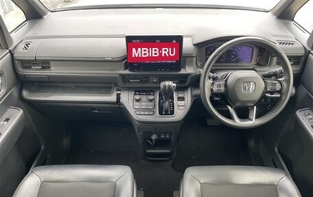 Honda Stepwgn, 2023 год, 2 342 000 рублей, 10 фотография