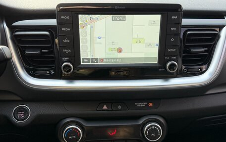 KIA Stonic, 2020 год, 1 284 000 рублей, 10 фотография