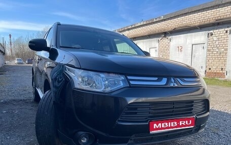 Mitsubishi Outlander III рестайлинг 3, 2013 год, 1 240 000 рублей, 1 фотография