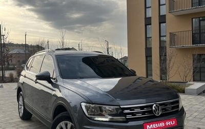 Volkswagen Tiguan II, 2018 год, 2 270 000 рублей, 1 фотография