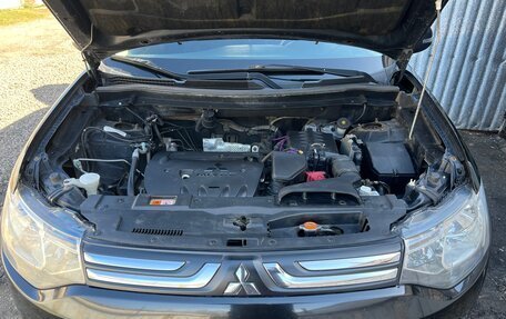 Mitsubishi Outlander III рестайлинг 3, 2013 год, 1 240 000 рублей, 4 фотография