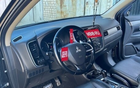 Mitsubishi Outlander III рестайлинг 3, 2013 год, 1 240 000 рублей, 10 фотография