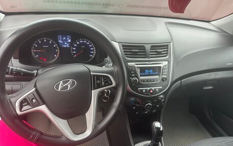 Hyundai Solaris II рестайлинг, 2015 год, 950 000 рублей, 5 фотография