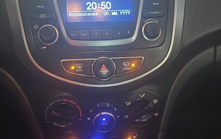 Hyundai Solaris II рестайлинг, 2015 год, 950 000 рублей, 9 фотография