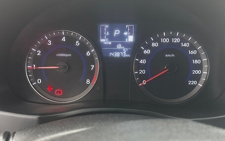 Hyundai Solaris II рестайлинг, 2015 год, 950 000 рублей, 8 фотография