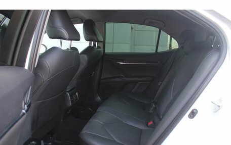 Toyota Camry, 2018 год, 2 470 000 рублей, 11 фотография