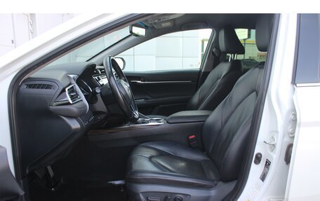 Toyota Camry, 2018 год, 2 470 000 рублей, 10 фотография