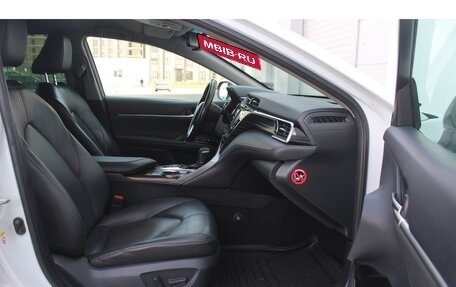 Toyota Camry, 2018 год, 2 470 000 рублей, 13 фотография