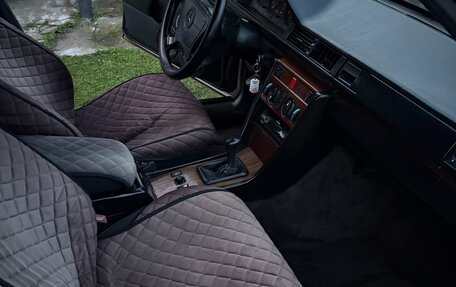 Mercedes-Benz E-Класс, 1995 год, 280 000 рублей, 6 фотография