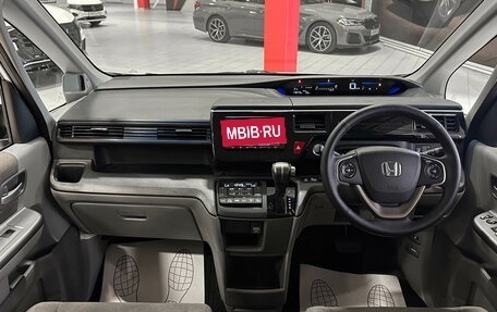 Honda Stepwgn IV, 2015 год, 1 670 000 рублей, 31 фотография