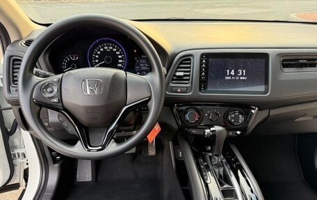 Honda Vezel, 2022 год, 1 550 007 рублей, 10 фотография