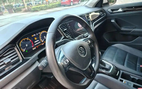 Volkswagen T-Roc I, 2022 год, 1 341 750 рублей, 11 фотография