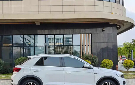 Volkswagen T-Roc I, 2022 год, 1 341 750 рублей, 4 фотография