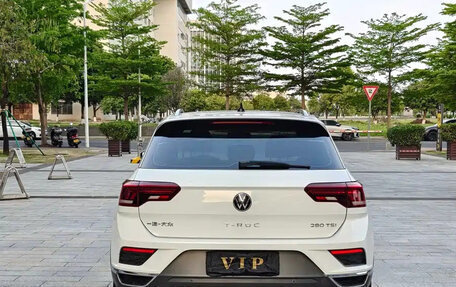 Volkswagen T-Roc I, 2022 год, 1 341 750 рублей, 6 фотография