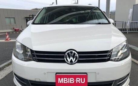 Volkswagen Sharan II, 2013 год, 880 000 рублей, 2 фотография