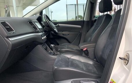 Volkswagen Sharan II, 2013 год, 880 000 рублей, 13 фотография