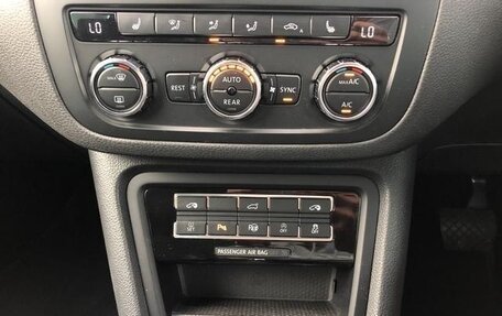 Volkswagen Sharan II, 2013 год, 880 000 рублей, 19 фотография