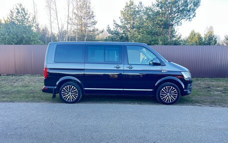 Volkswagen Multivan T6 рестайлинг, 2019 год, 4 950 000 рублей, 4 фотография