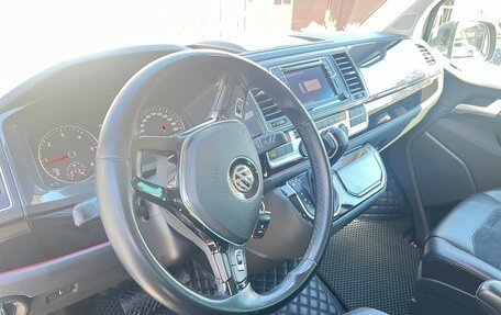 Volkswagen Multivan T6 рестайлинг, 2019 год, 4 950 000 рублей, 12 фотография