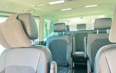 Volkswagen Multivan T6 рестайлинг, 2019 год, 4 950 000 рублей, 9 фотография