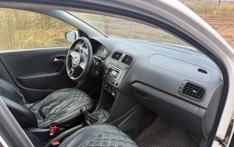 Volkswagen Polo VI (EU Market), 2013 год, 450 000 рублей, 15 фотография