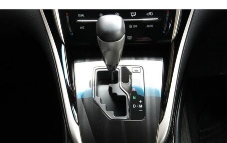 Toyota Harrier, 2019 год, 2 185 000 рублей, 19 фотография