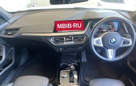 BMW 1 серия, 2020 год, 1 405 000 рублей, 2 фотография