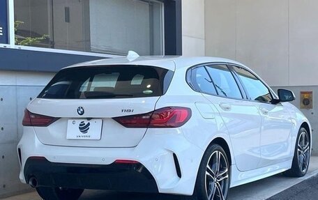 BMW 1 серия, 2020 год, 1 405 000 рублей, 3 фотография