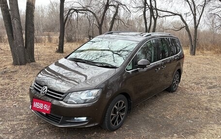 Volkswagen Sharan II, 2015 год, 1 800 000 рублей, 2 фотография
