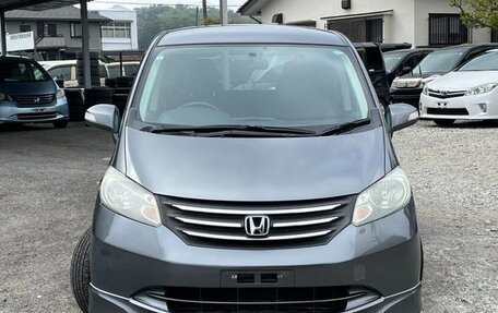 Honda Freed I, 2010 год, 685 000 рублей, 2 фотография