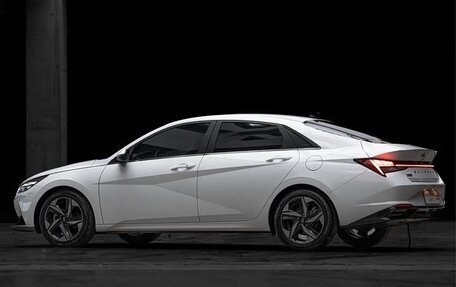 Hyundai Elantra, 2023 год, 1 450 000 рублей, 5 фотография