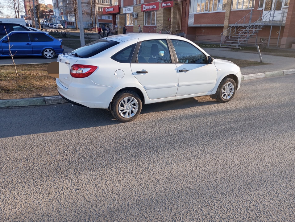 ВАЗ (LADA) Granta I, 2018 год, 665 000 рублей, 2 фотография