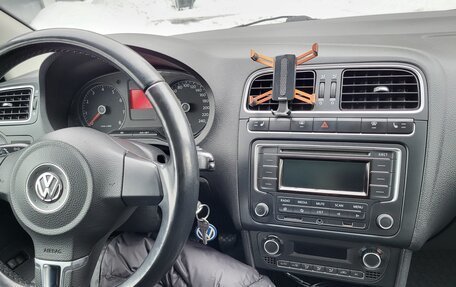 Volkswagen Polo VI (EU Market), 2013 год, 450 000 рублей, 22 фотография