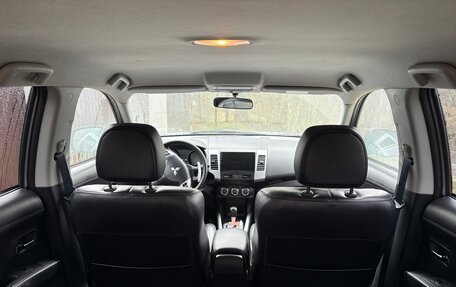 Mitsubishi Outlander III рестайлинг 3, 2011 год, 1 100 000 рублей, 3 фотография