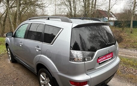 Mitsubishi Outlander III рестайлинг 3, 2011 год, 1 100 000 рублей, 2 фотография