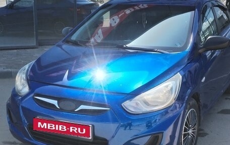 Hyundai Solaris II рестайлинг, 2011 год, 680 000 рублей, 1 фотография