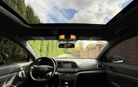 Hyundai Elantra VI рестайлинг, 2018 год, 1 100 000 рублей, 10 фотография