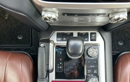 Toyota Land Cruiser 200, 2016 год, 5 299 000 рублей, 17 фотография